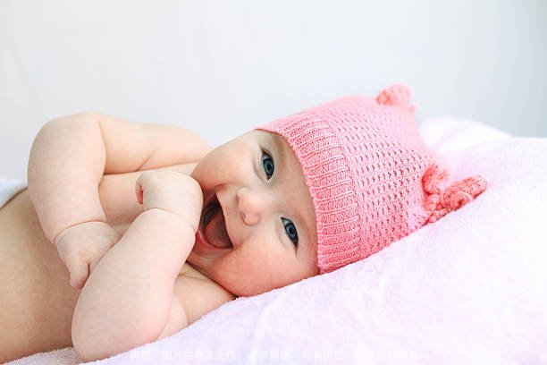 给新生儿女宝宝取个好听名字：取名思路和技巧